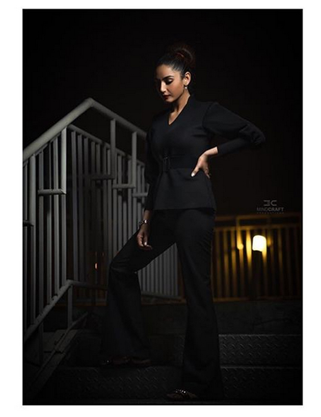 Ragini Dwivedi Instagram Pics